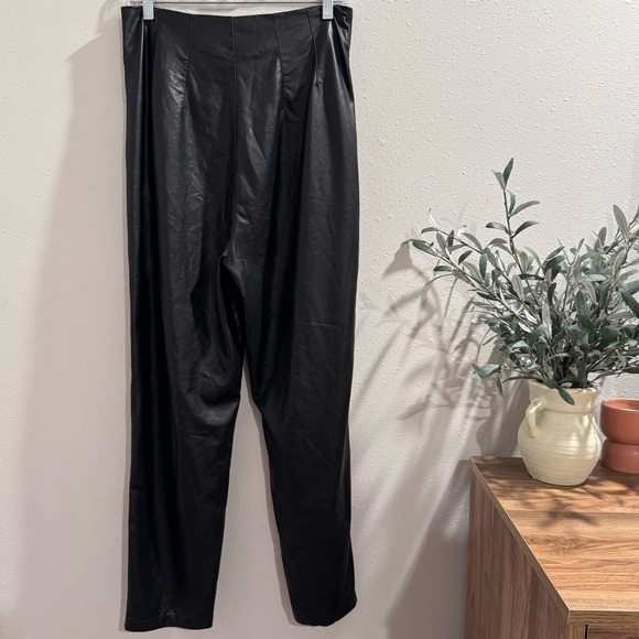 Free People Black Faux Leather Size 10 Pleated Front Trouser Pants Pockets Edgy - Picture 2 of 9